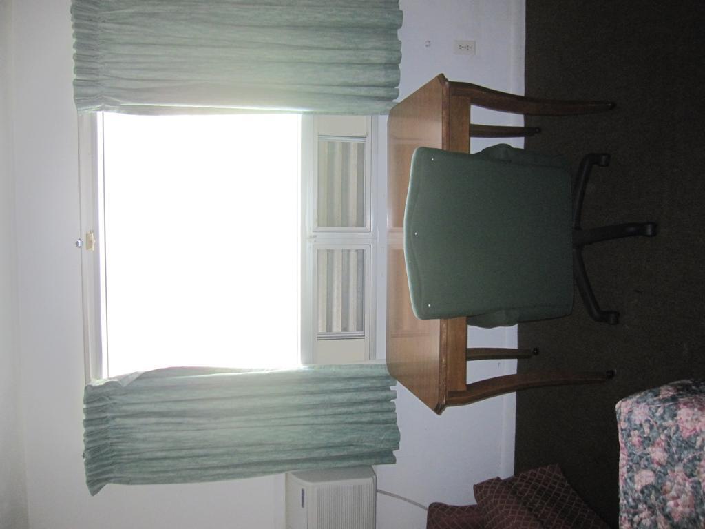 Vista Heights Inn 亨里埃塔 外观 照片